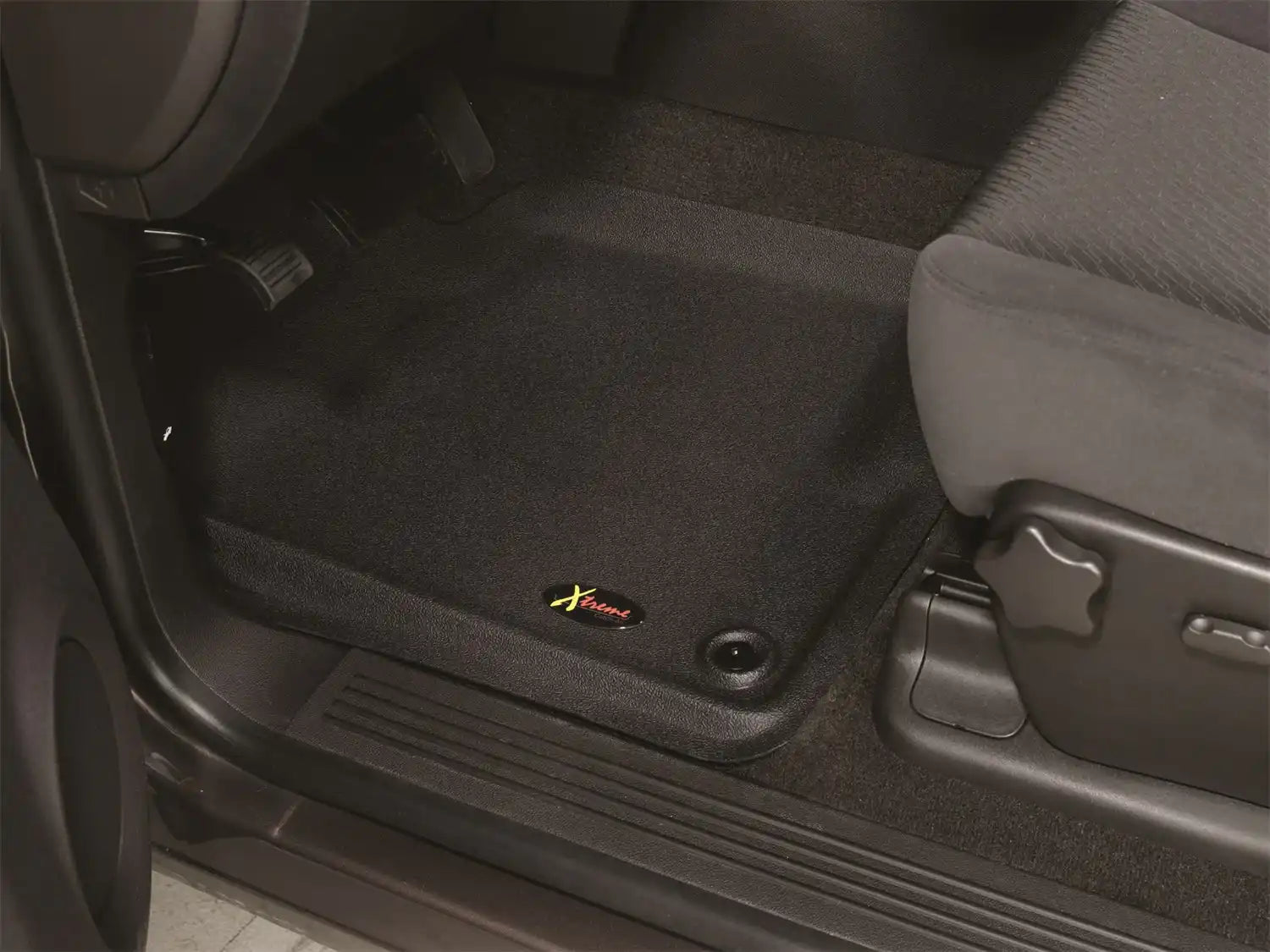409801_on_vehicle_HR.jpg