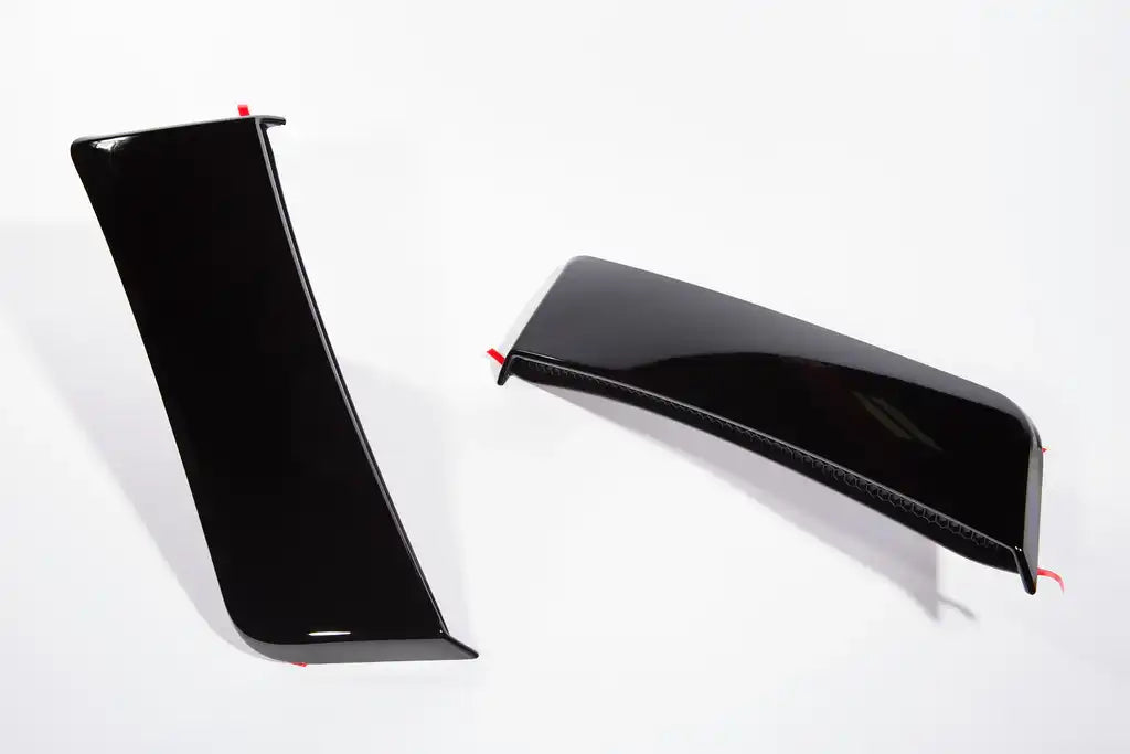 421878_quater_panel_side_scoops_black.jpg