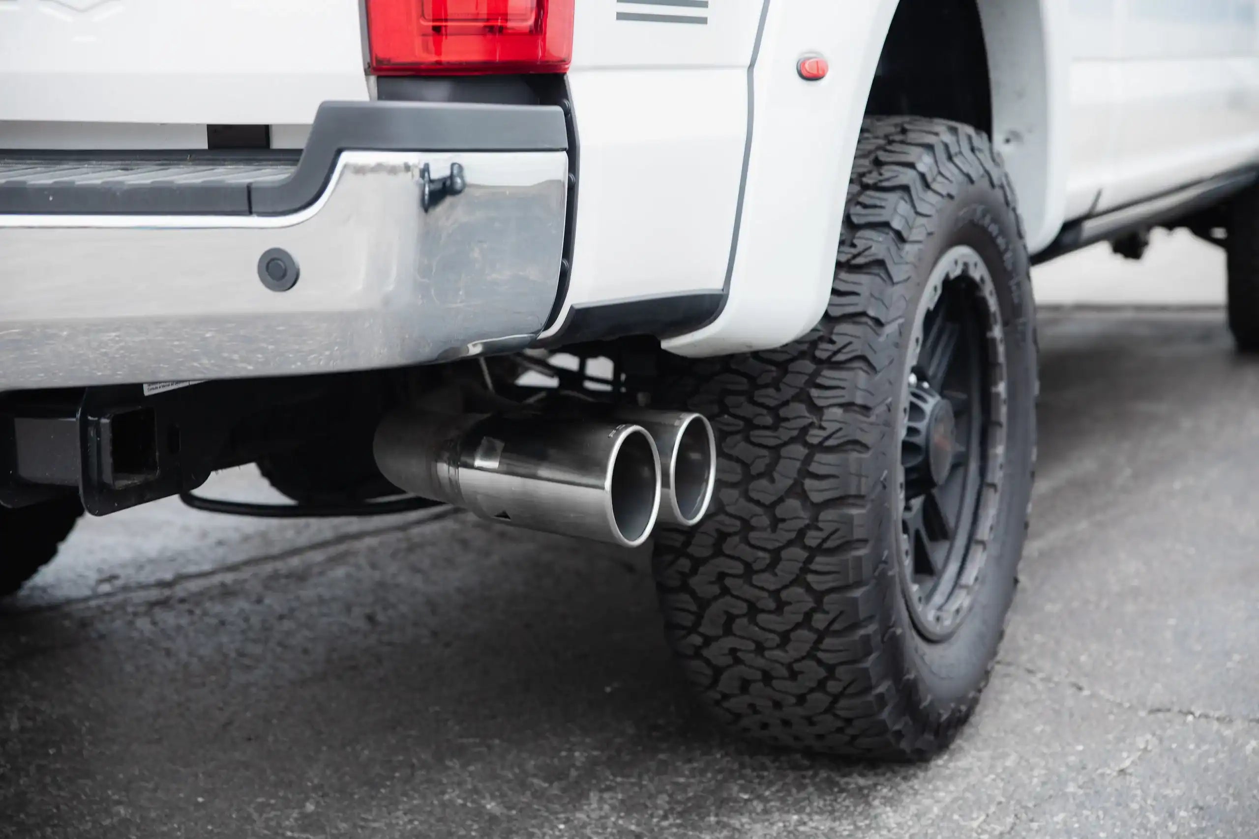 422126_exhaust_5.jpg