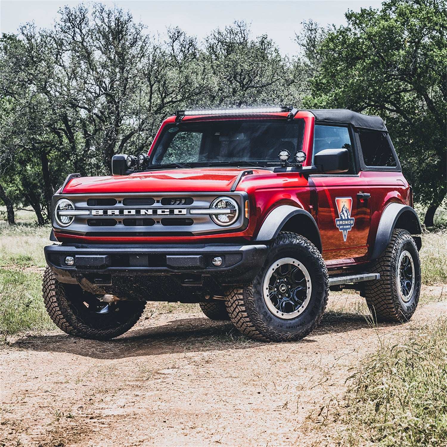 46721-46723_2021_Ford_Bronco_RIGID_Mounts_Lifestyle-01_1.jpg