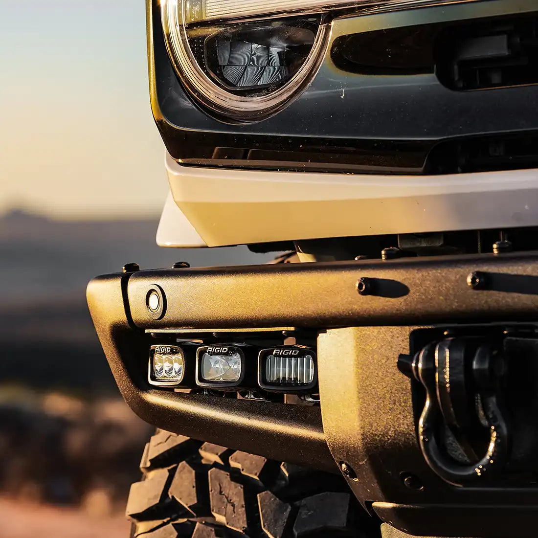 46731-Bronco_Bumper_Fog_Mount-Lifestyle-02.jpg