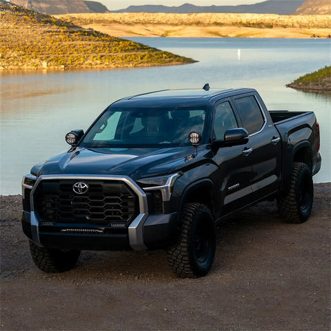 46806-2022-Tundra-360-6in-Kit-Lifestyle-02.jpg