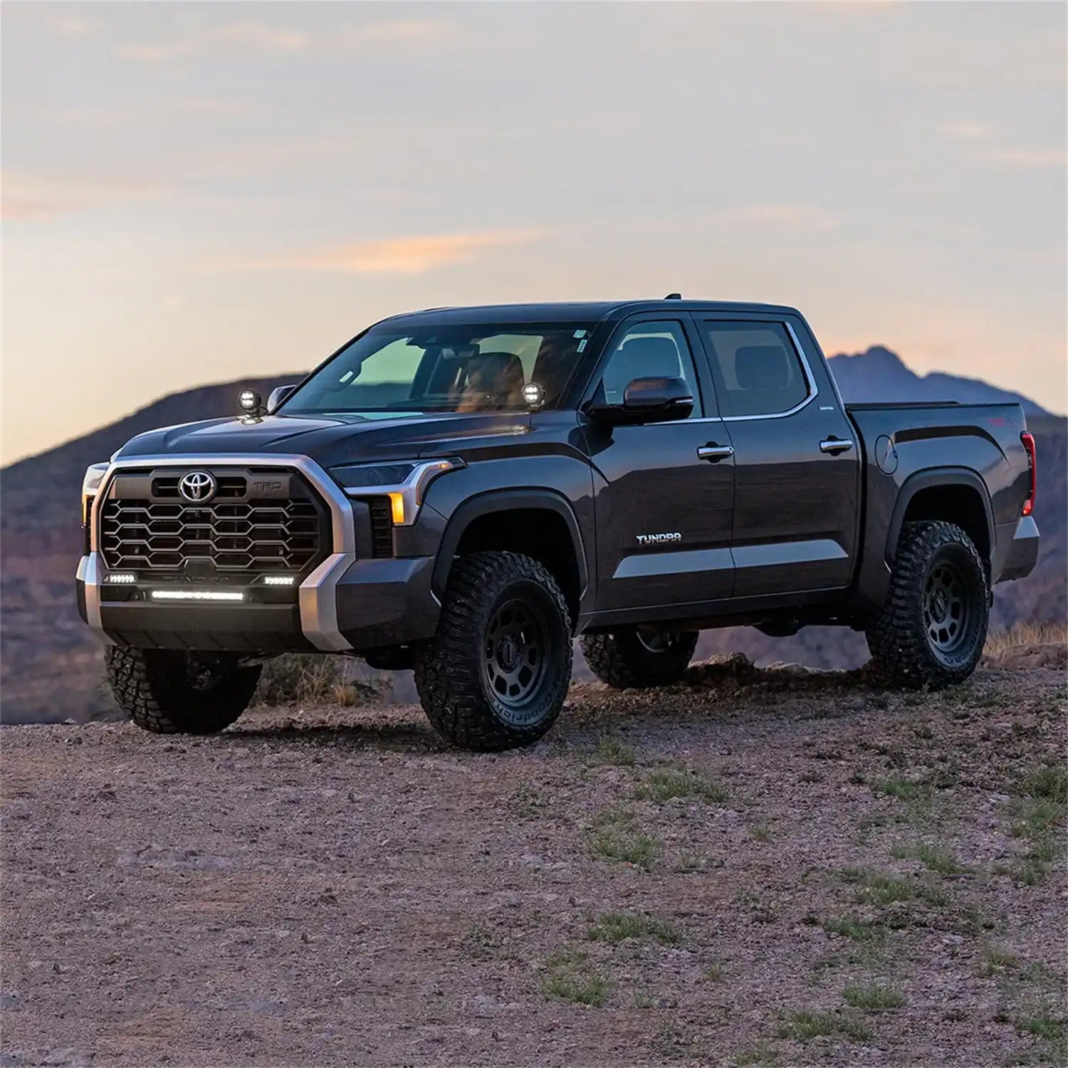 46807-2022-Tundra-360-4in-Kit-Lifestyle-03.jpg