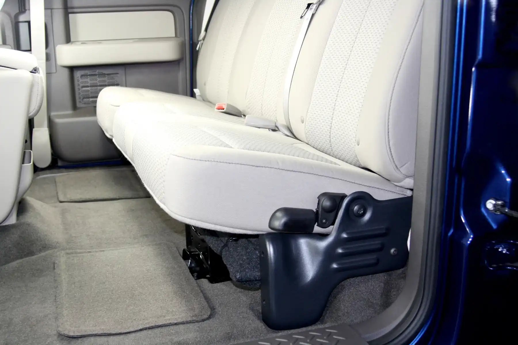 20072_du-ha_seats_down.jpg