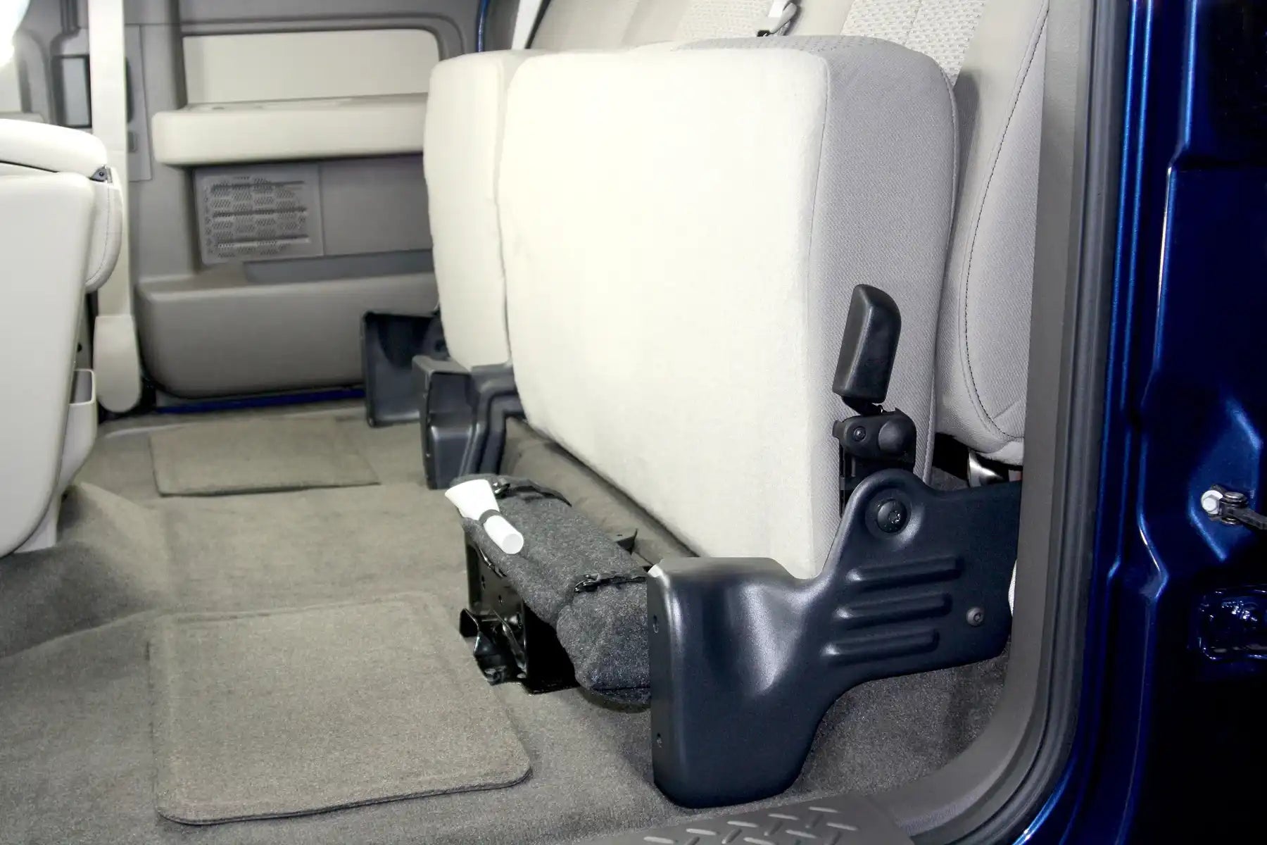 20072_du-ha_seats_up.jpg