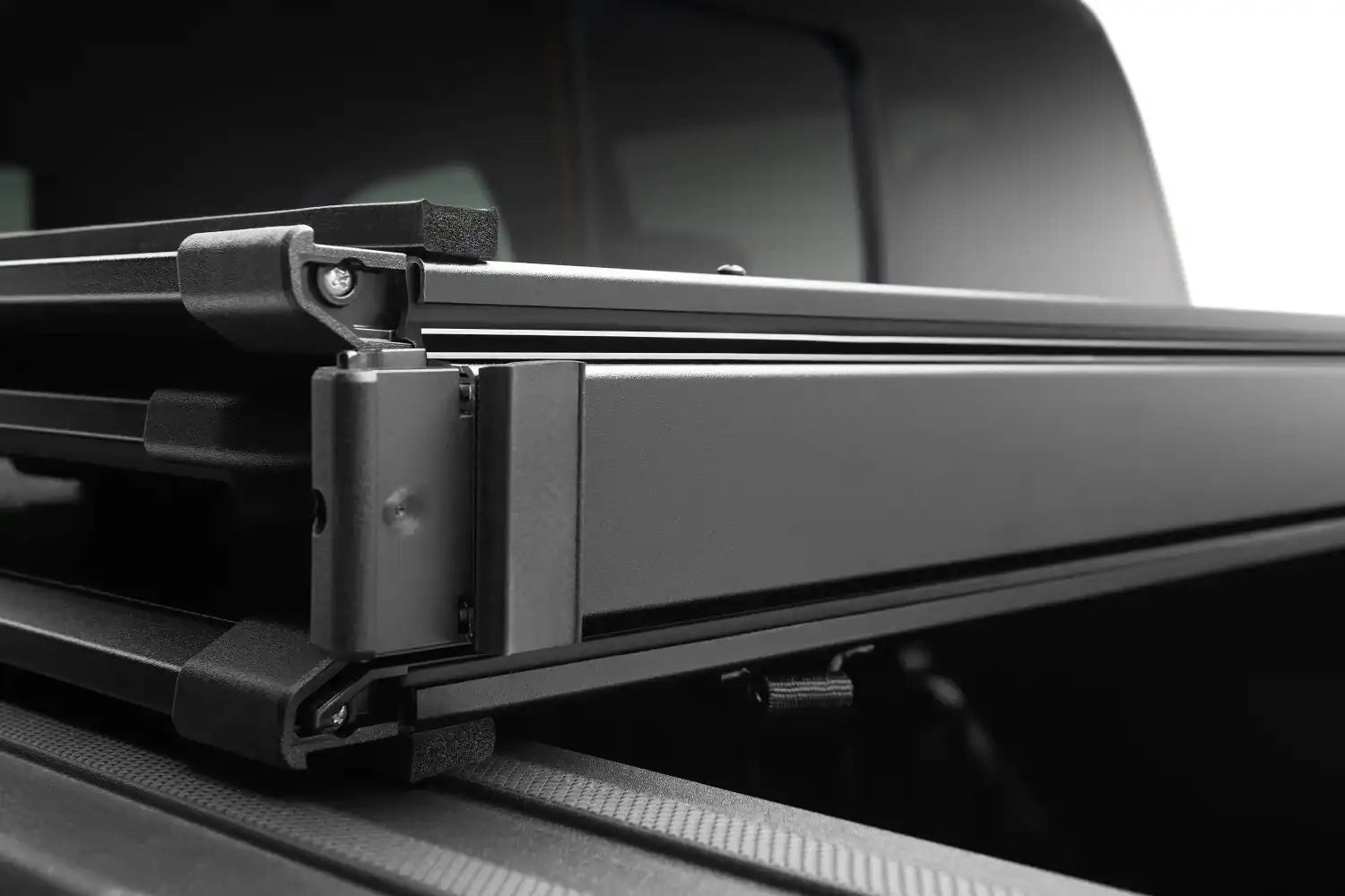 ACT_T_Series_Details_04Hinge.jpg