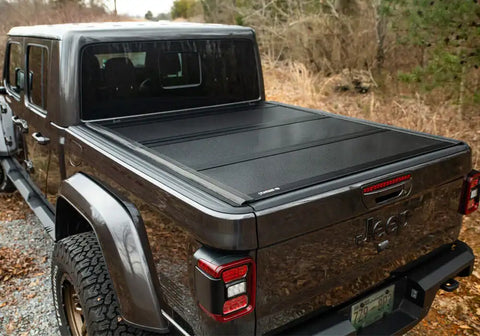 AX32010_Undercover_ArmorFlex_TruckBedCover_001.jpg
