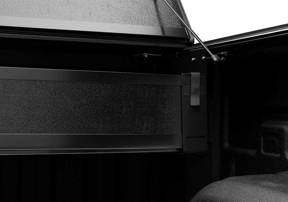 BAKBox2_21GMCSierra_FrontCornerEmpty_Detail.jpg