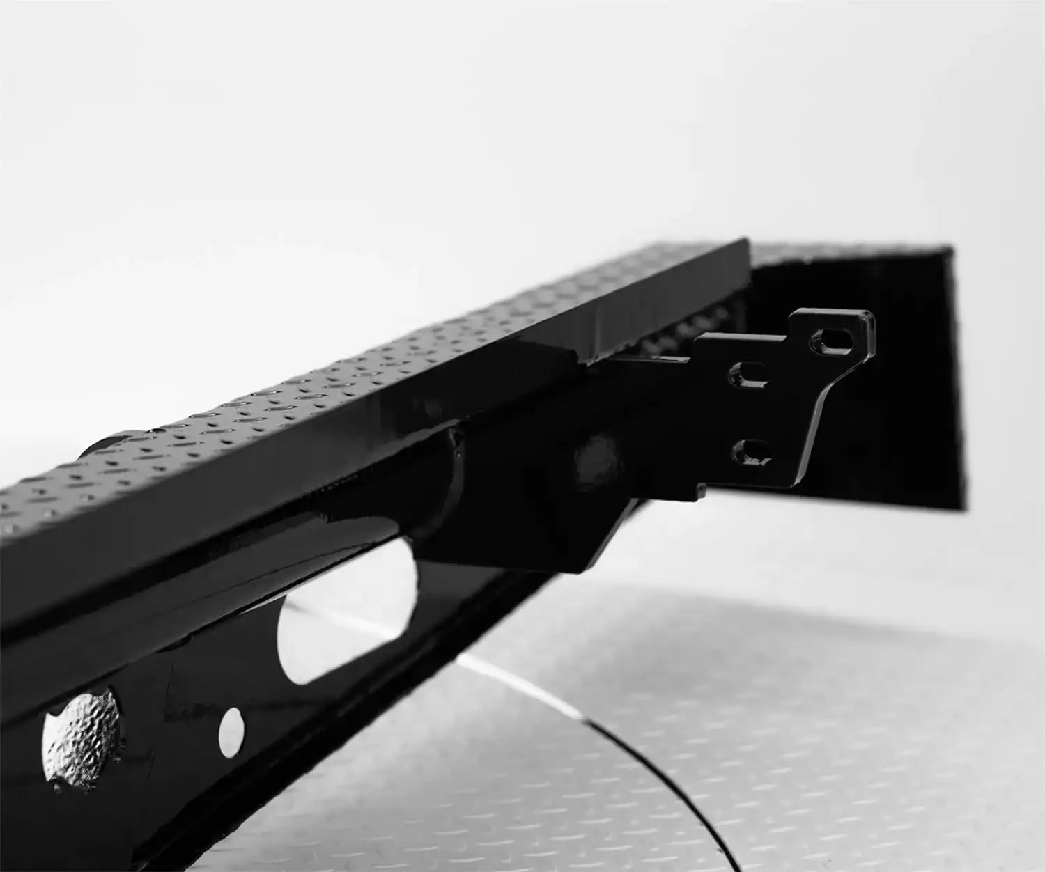 BBC110BLSL_2011-2014_ChevroletGMC2011-20142500HD3500HD_BackBumpers_4.jpg