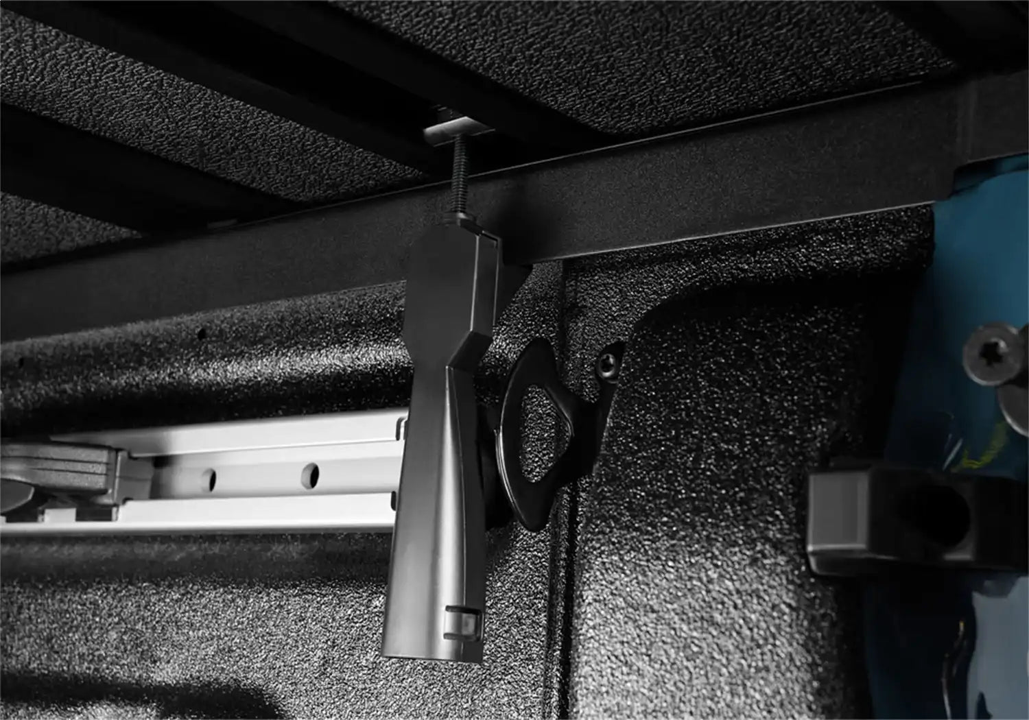 EX_SolidFold2_0_22Maverick_Detail_04.jpg