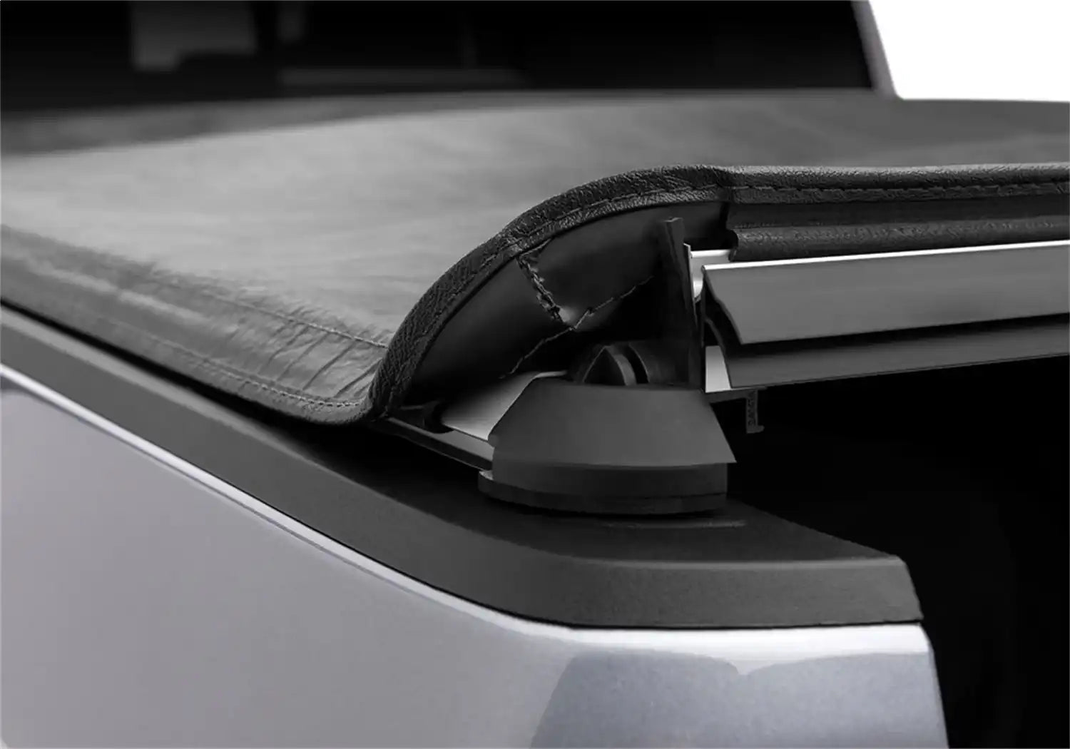 EX_TuffTonno_20Sierra_RearCorner_SealLip_Detail.jpg