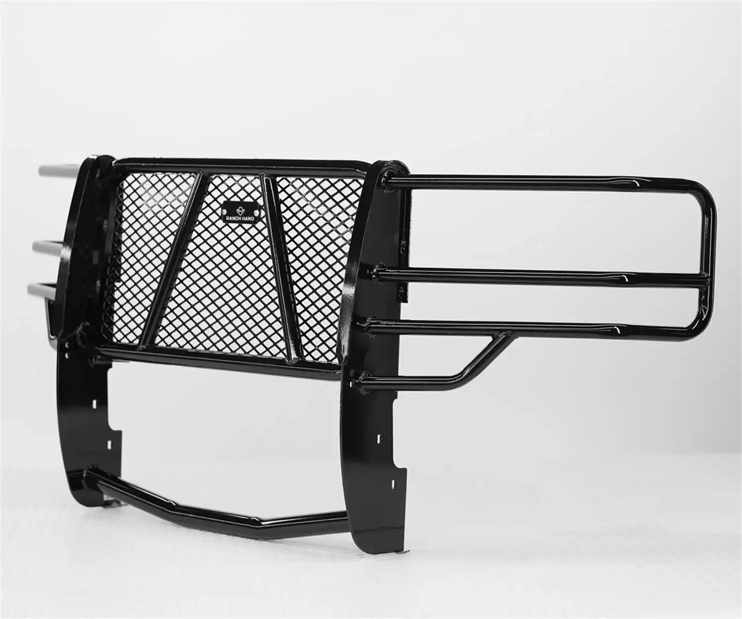 GGC16HBL1_2016-2018_Chevrolet2016-20181500_GrilleGuards_3.jpg