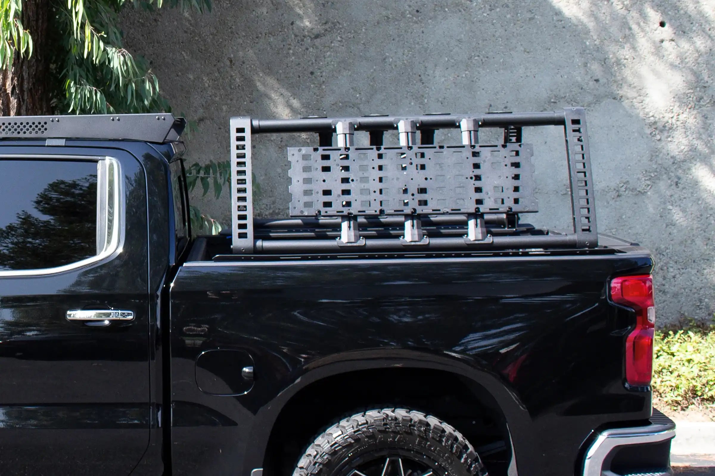GR_XRS-Xtreme-Rack_Full-Size_5952000T_Silverado_002.jpg