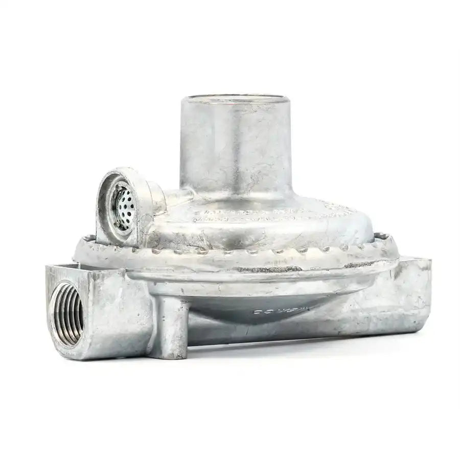 Camco 59013 Propane Regulator Without Shut Off Valve Outlet Pressure of 11 Inch WC (Water Column) Single Stage 200,000 BTU/Hour