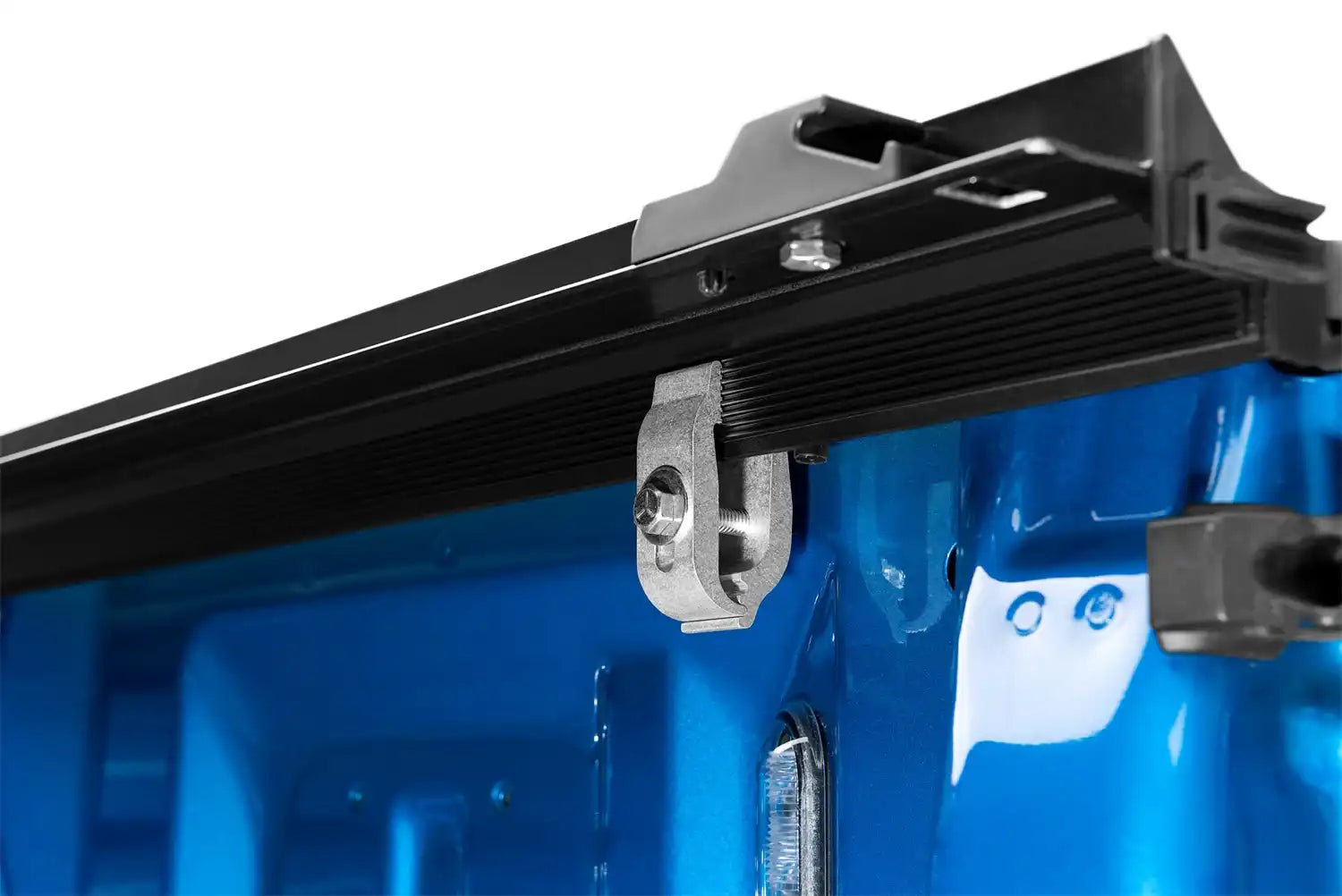 LDGenesisRoll-up20Ford-F150-Details02Clam.jpg