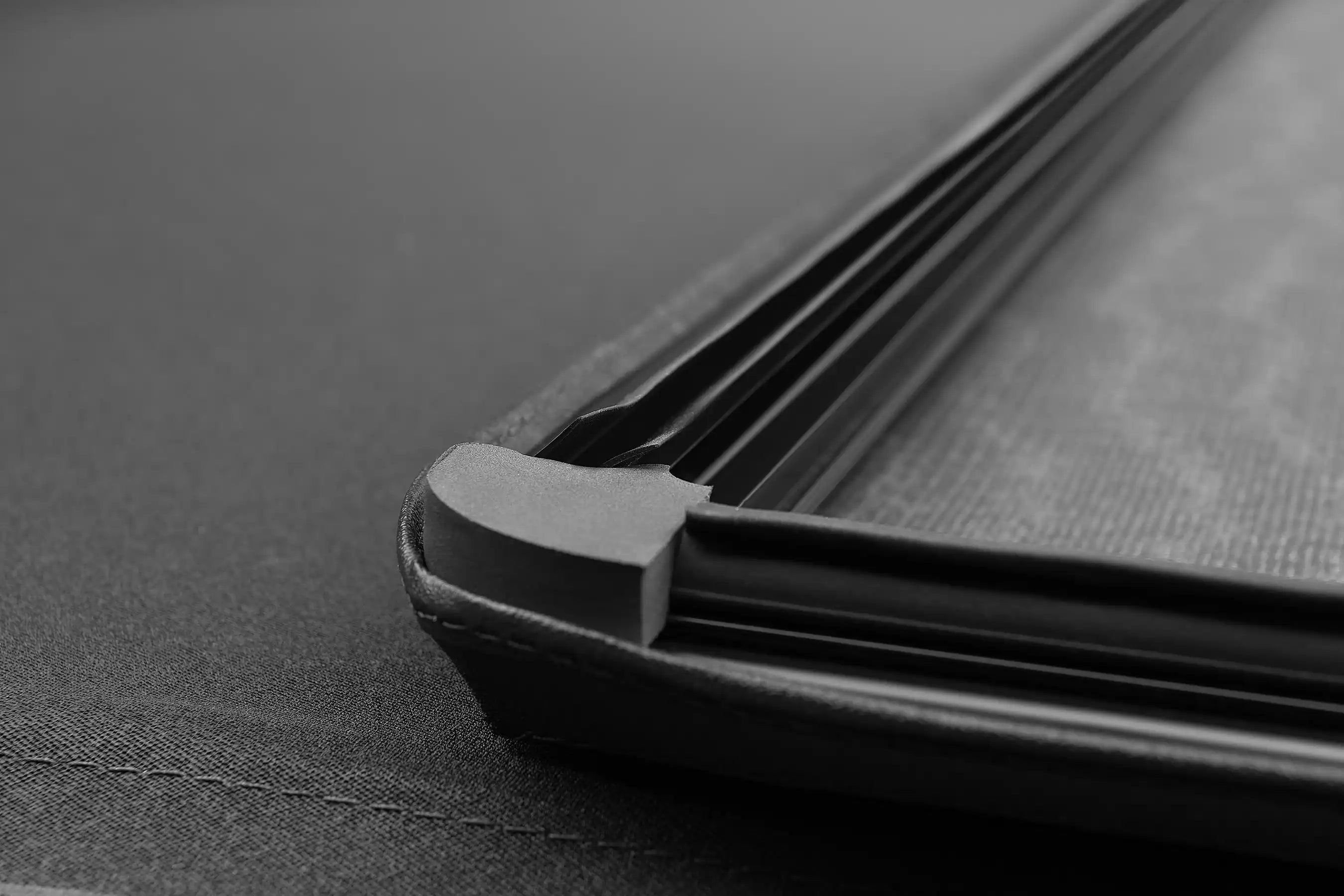 LD_Genesis-Elite_Tri-fold_19Chevy_Details_03CornerPad.jpg