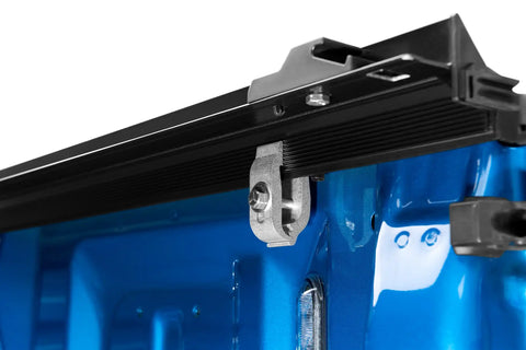 LD_Genesis_Roll-up_Details_02Clamp.jpg