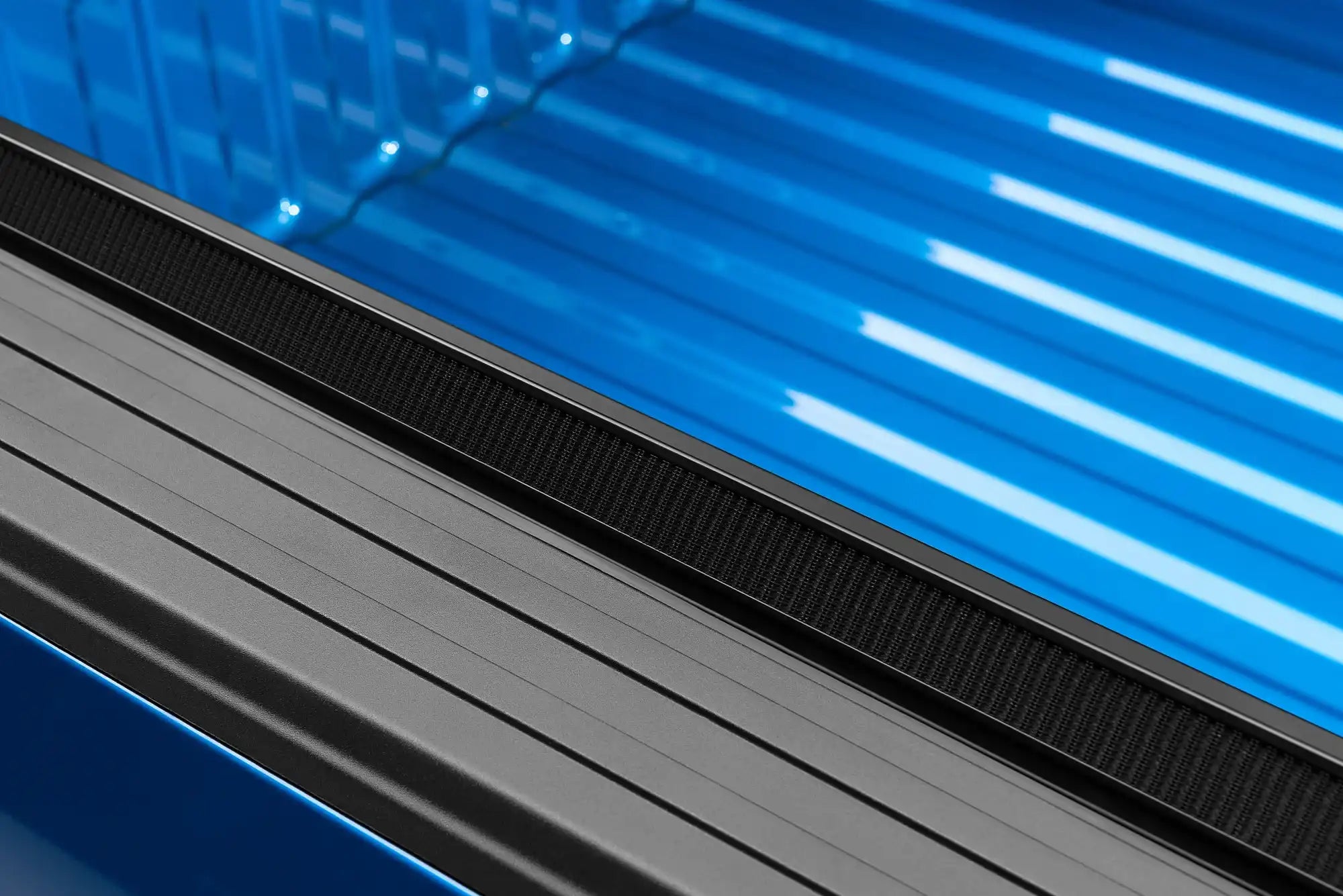 LD_Genesis_Roll-up_Details_04Rail.jpg