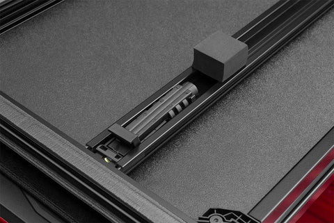 LD_Hard-Fold_19Chevy_Details_03HandleLatch.jpg