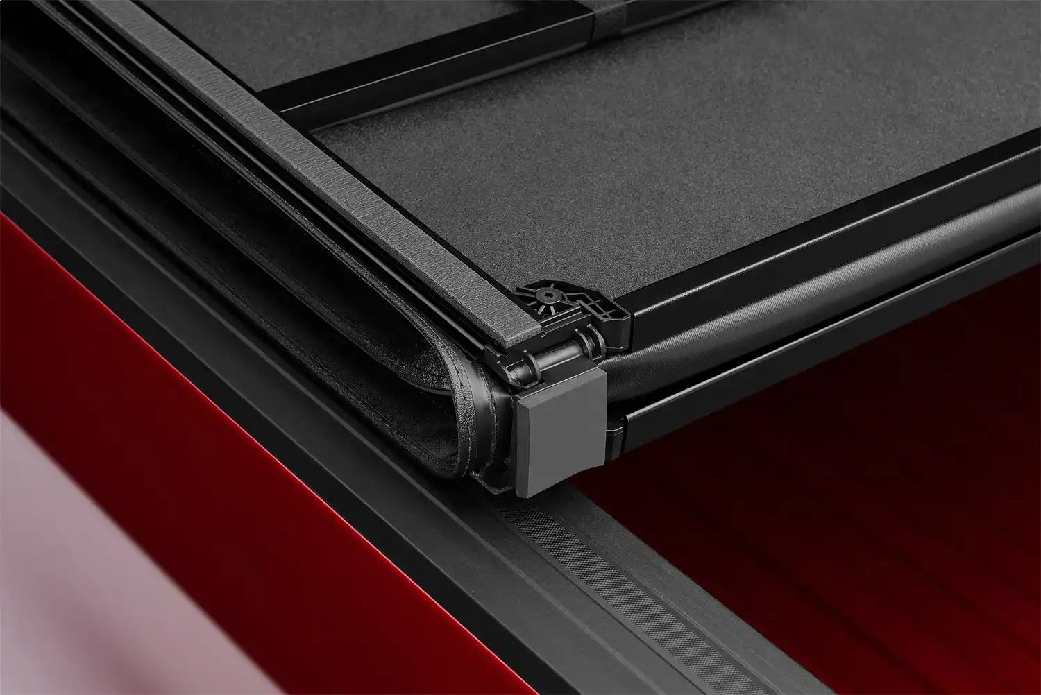 LD_Hard-Fold_Details_02Hinge.jpg