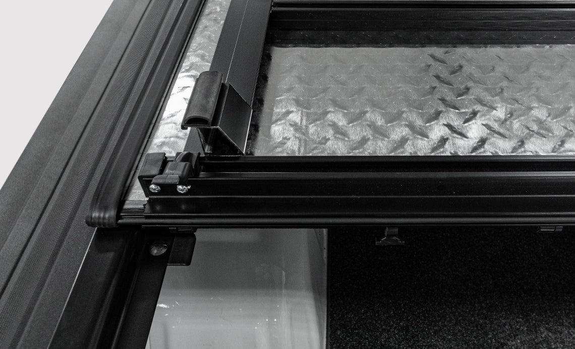 LOMAX_Pro_Series-Feature_Seals_on_all_Sides.jpg