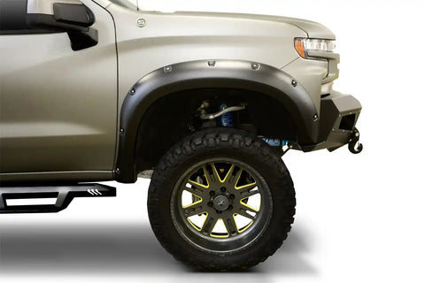LUNDRX-RivetStyleSmoothFenderFlaresonChev.jpg