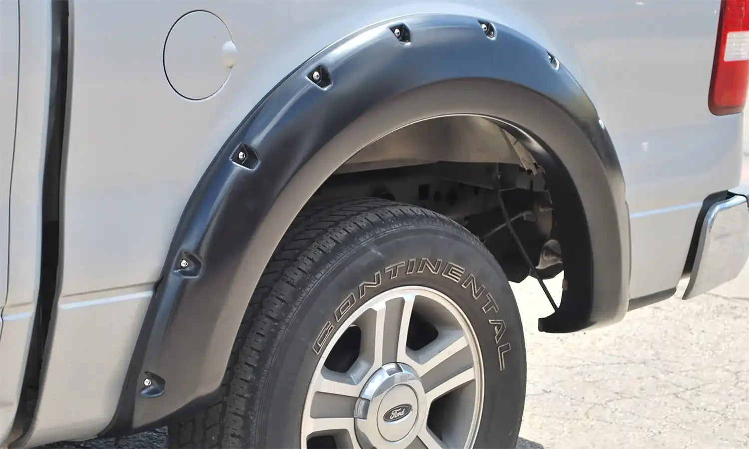 Lund_RXFlares_rx135TB_rear.jpg