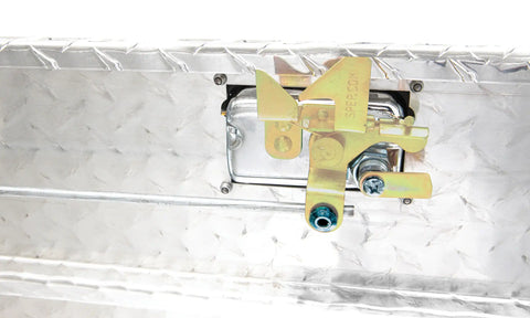 Lund_StandardAluminumBox_9100T_doublelatchsystem.jpg