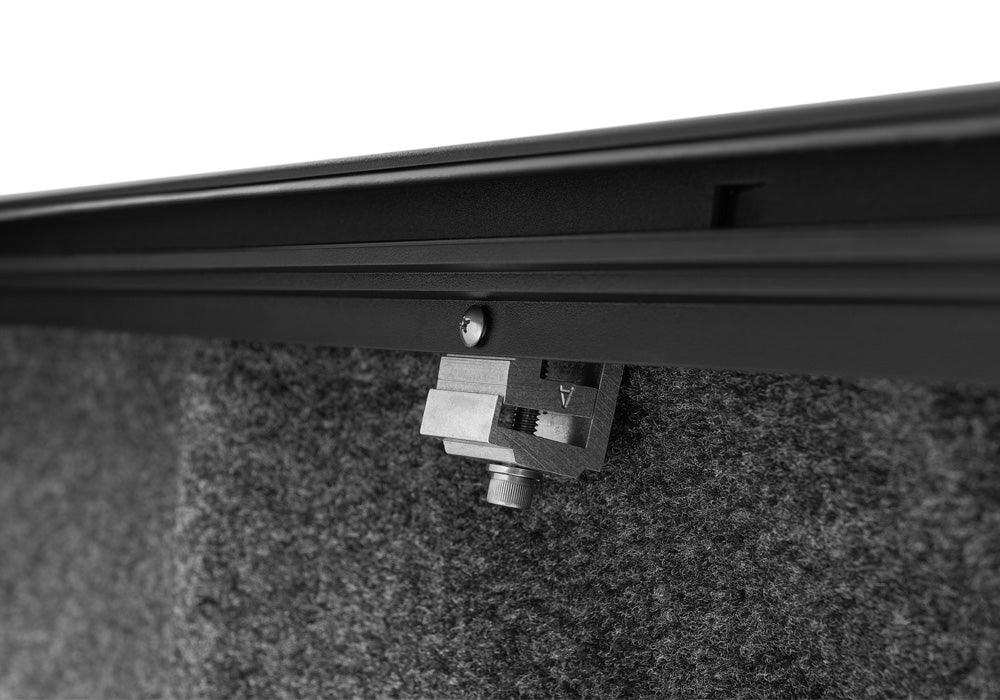 M-Series_21Ford-F150_Details_01Clamp.jpg