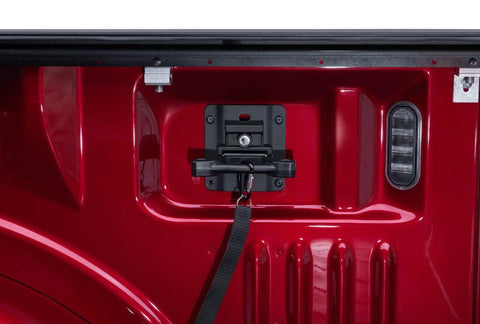 RNL_A-Series_Details01Clasp-Bracket.jpg