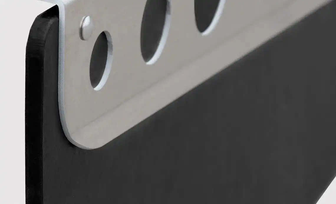 ROCKSTAR-FEATURE-Universal_Thick_Rubber.jpg
