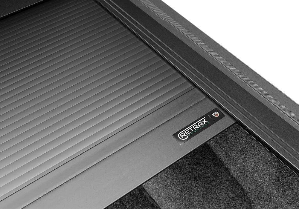 RX_OneMX_21Ford-F150_Details_04Badge.jpg