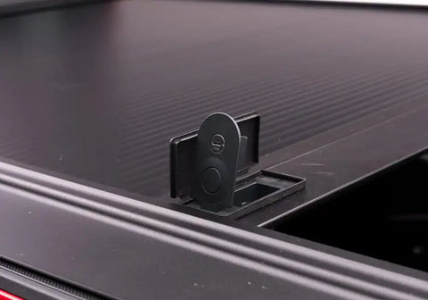 RX_OneMX_Toyota-Tacoma_Red_Details_03KeyLock-handle.jpg