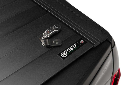 RX_PowerTraxProMX_Ford-Raptor-Details-06-Badge-Remote.jpg