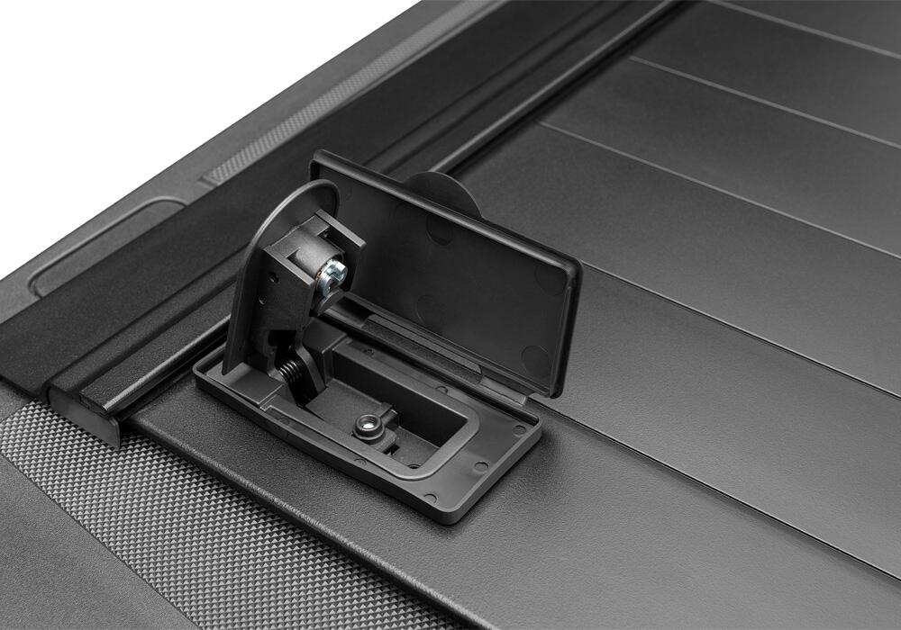 RX_ProMX_21Ford-F150_Details_06KeyLock.jpg
