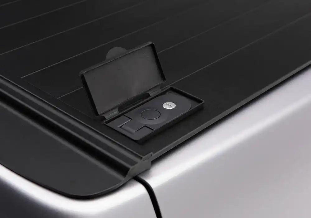 RX_Pro_Toyota-Hilux_Details_03Lock.jpg