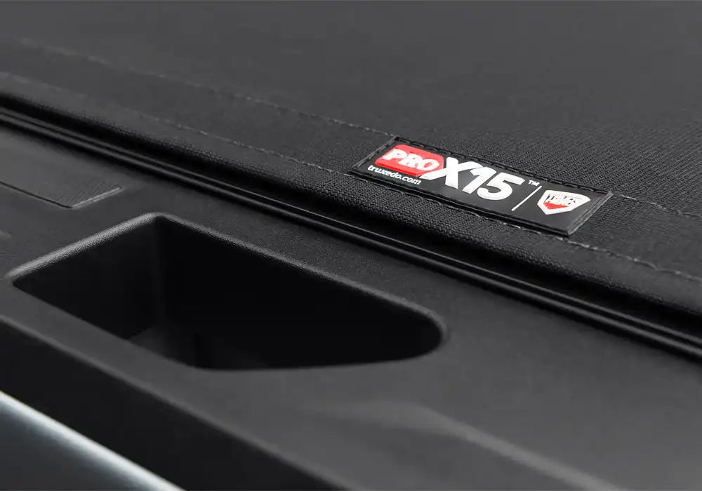 TX_ProX15_21GMC_Sierra_Details_05Badge.jpg