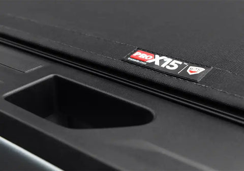 TX_ProX15_21GMC_Sierra_Details_05Badge.jpg