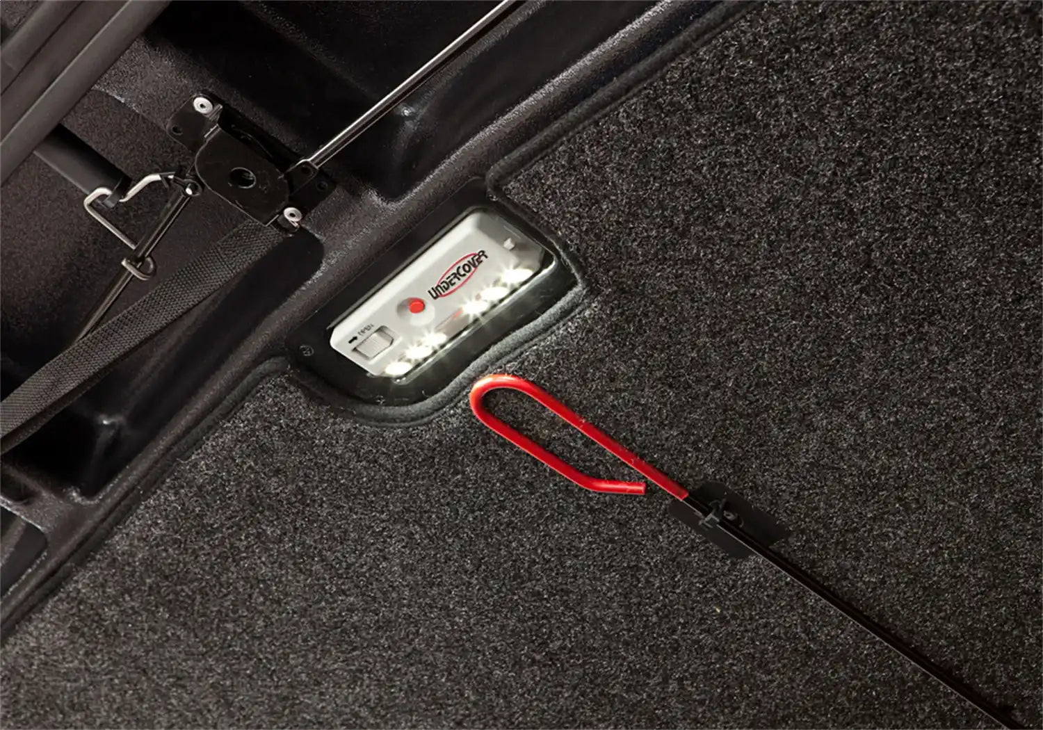 UC_EliteLX_Ford_Red_Detail_CargoRetriever.jpg