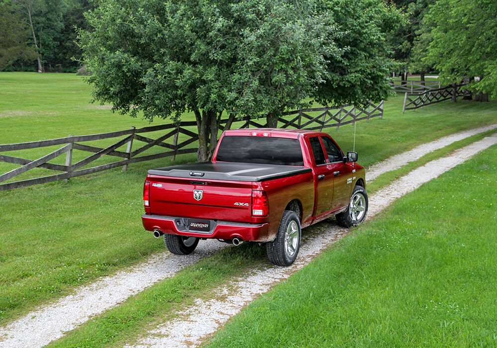 UC_Elite_Dodge_Red_01.jpg