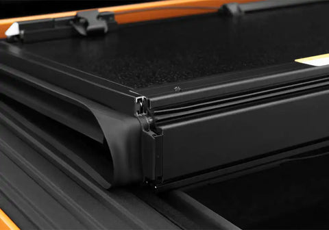 UC_Flex_19Ford-Ranger_Details_03Hinge.jpg