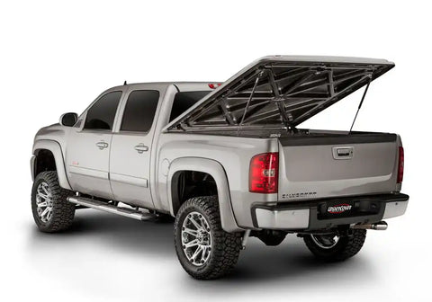 UC_LUX_Chevy_Gray_01_Open.jpg