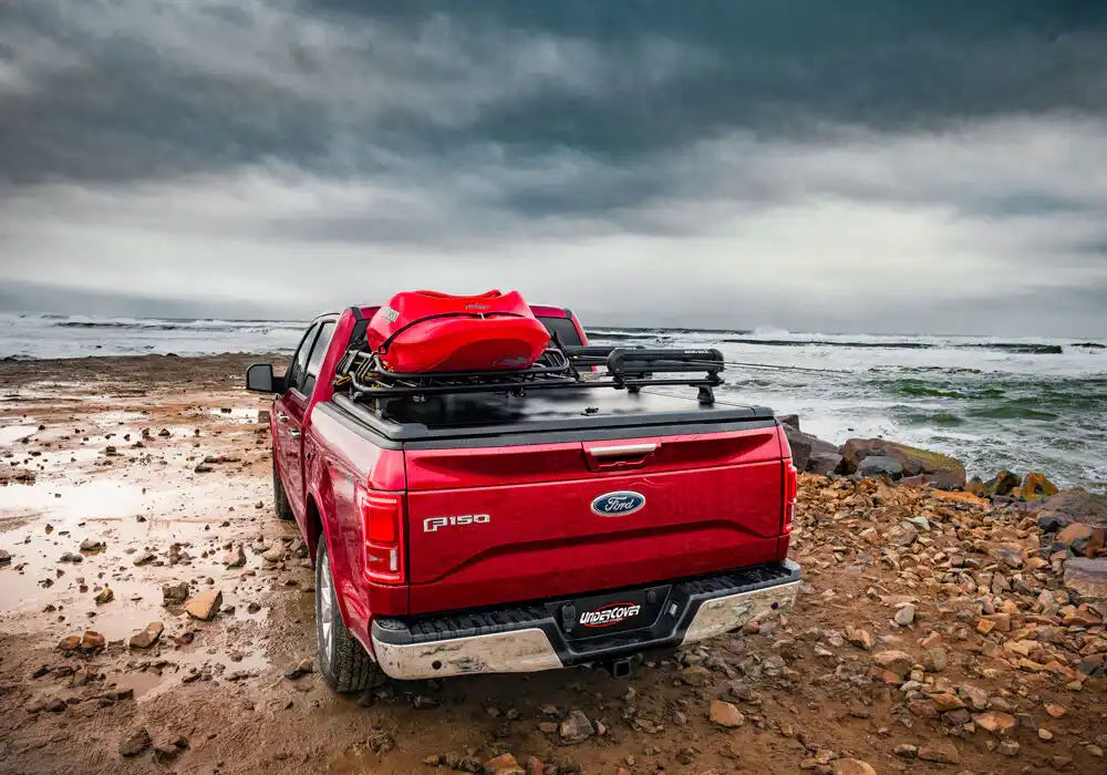 UC_RidgeLander_FordRed_Water01.jpg