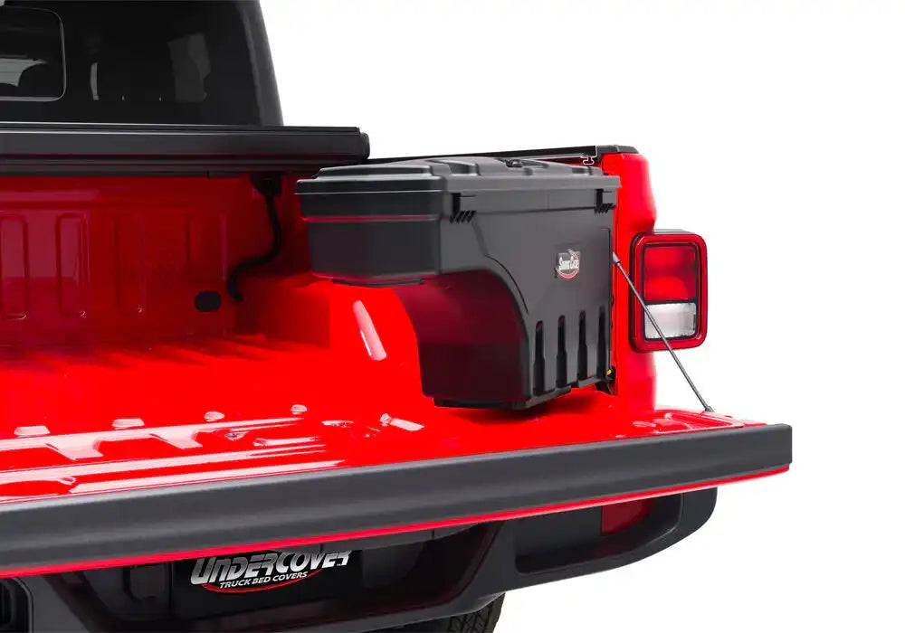 UC_SwingCase_20Jeep-Gladiator_03.jpg