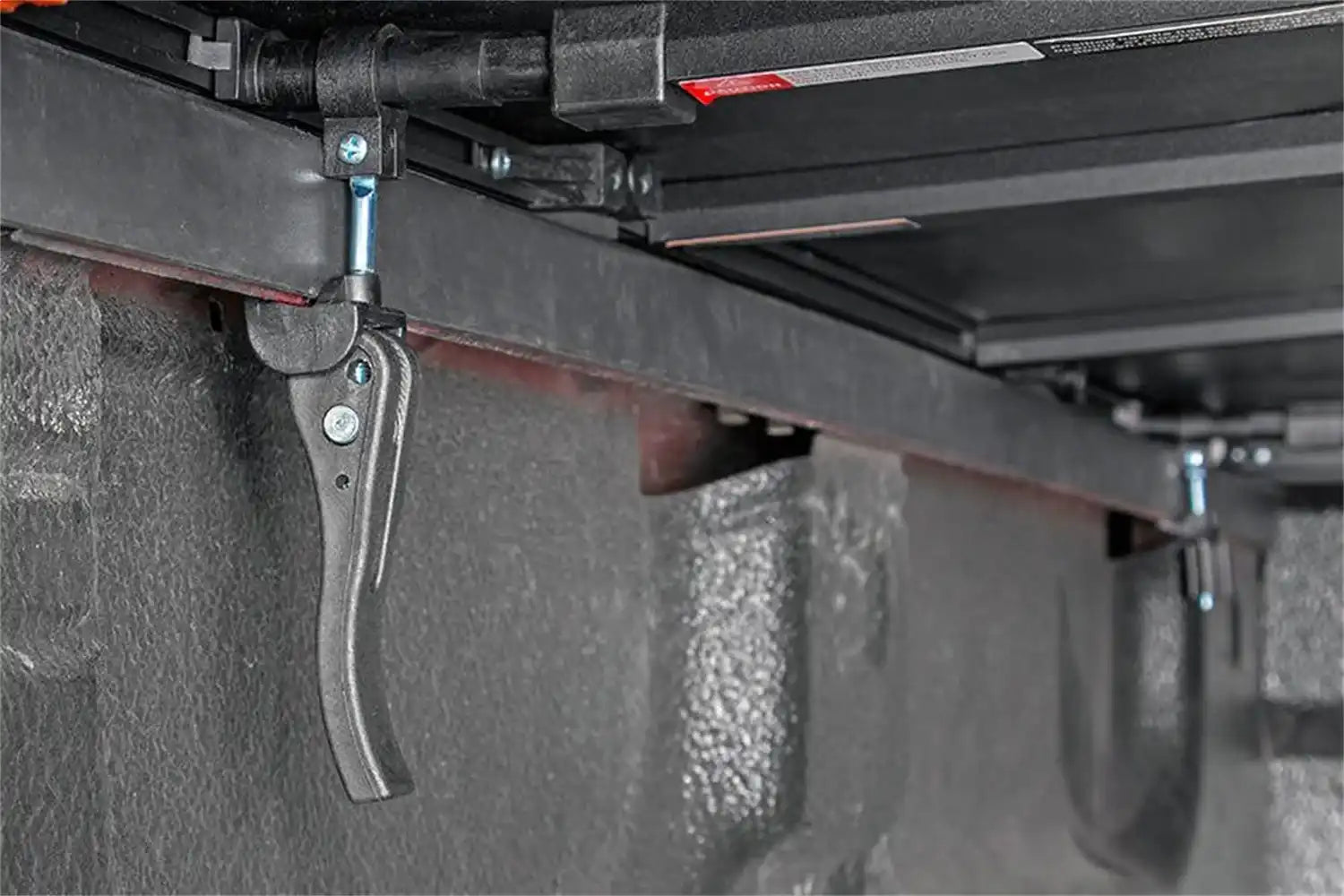 bed-cover-soft-tri-fold-clamps_3_1_1_1_3.jpg