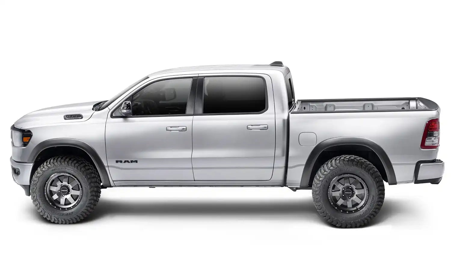 bw_EAF_flare_21Ram1500_Side.jpg