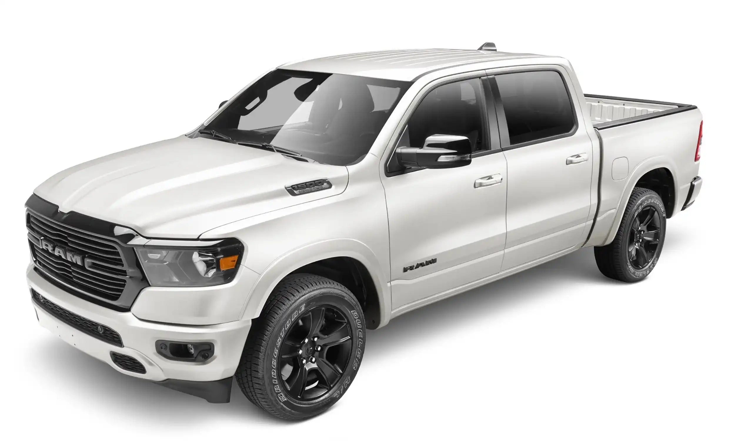 bw_OEflares_19-21ram1500_ivryPearlTriCoat_3qtr_50928-25.jpg
