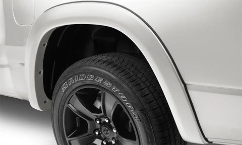 bw_OEflares_19-21ram1500_ivryPearlTriCoat_rear_50928-25.jpg