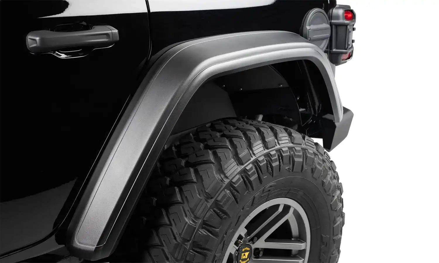 bw_hyperform_fenderFlares_18jeepJL_4dr_rearClose_11950-07.jpg