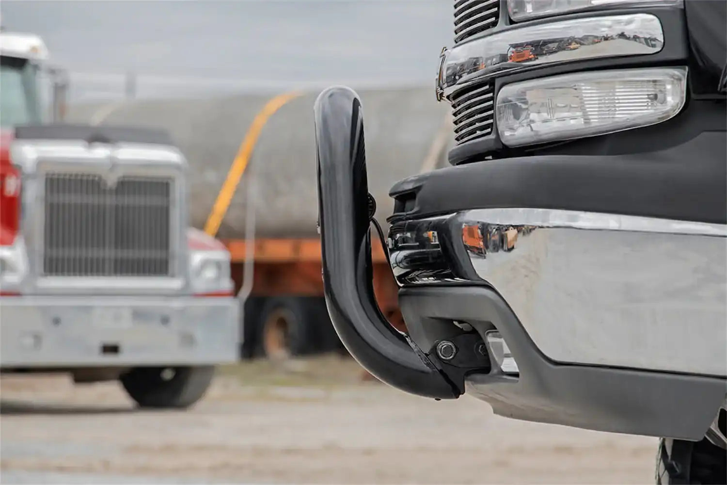 chevy-02-silverado-black-bc2991-70920bl-side_1.jpg